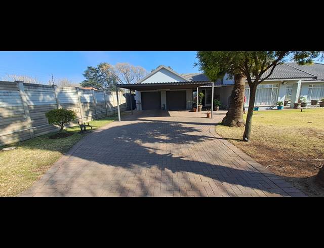 4 BEDROOM HOUSE FOR SALE IN THREE RIVERS